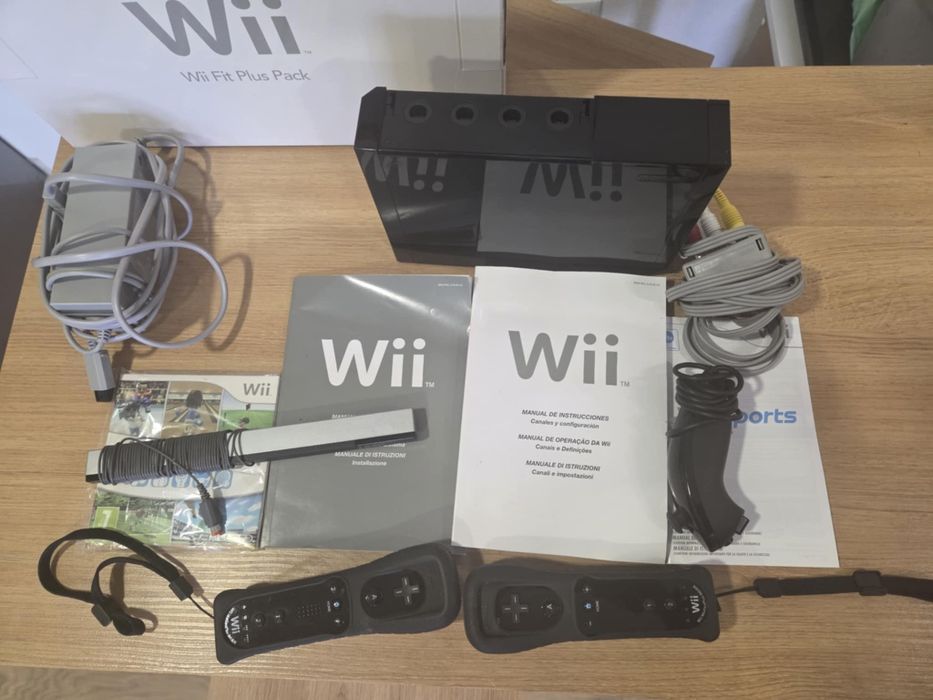 Nintendo Wii Completa em Caixa – Imaculada | 2 Comandos