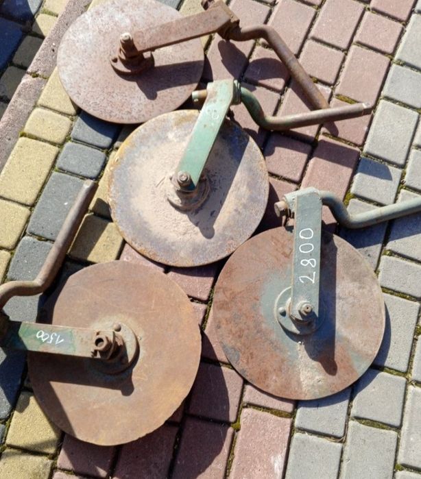 Відрізані колеса до плуга