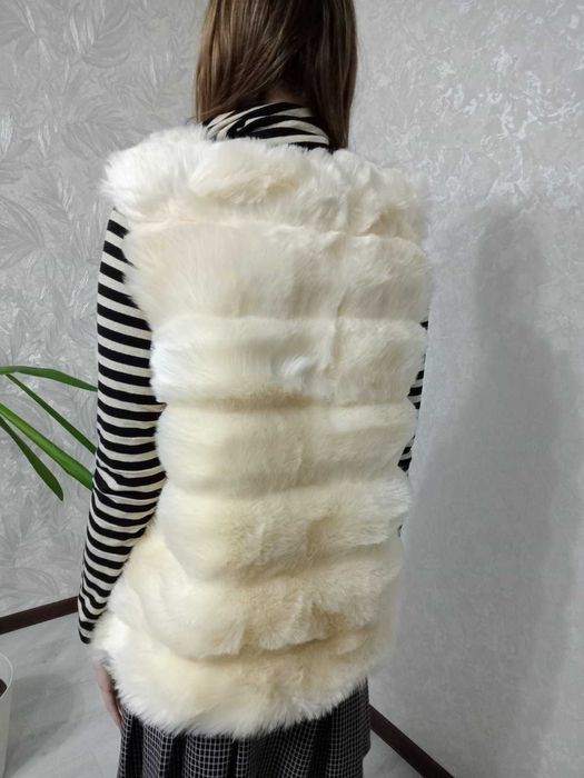 Жилетка зі штучного хутра