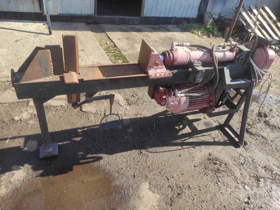 Оренда гідравлічний дровокол.