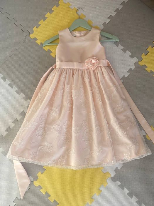 Святкове плаття для дівчинки