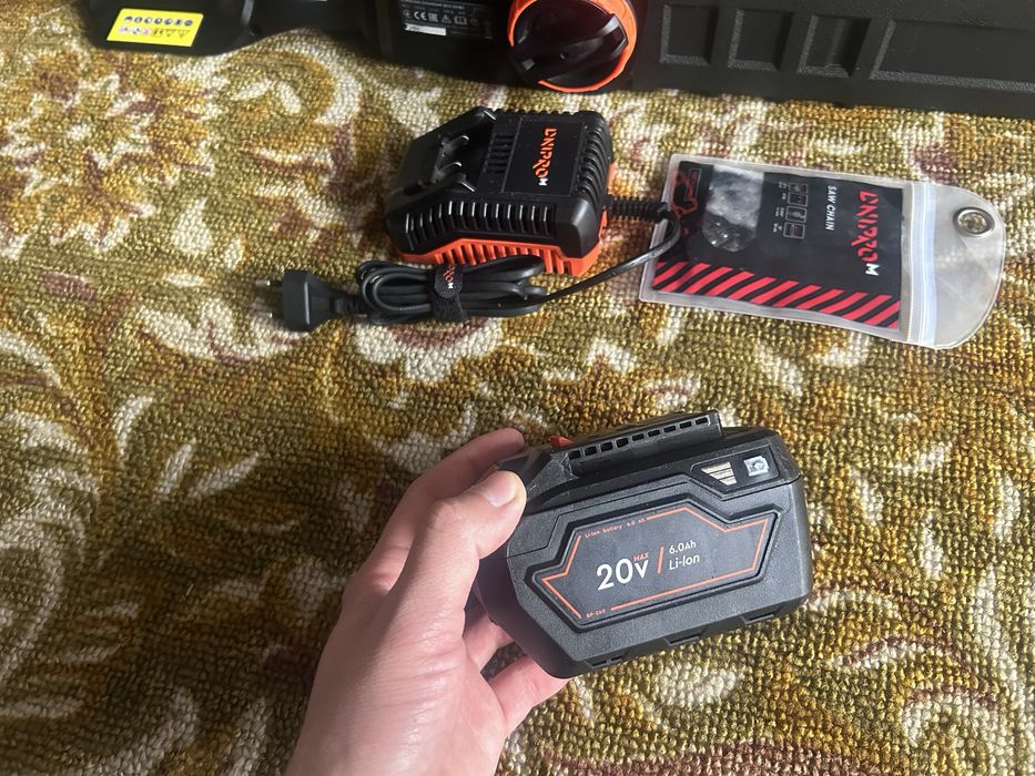 Акумуляторна пила dnipro m