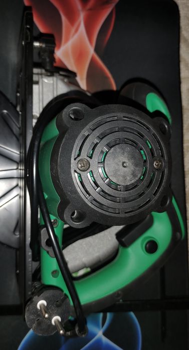 Циркулярна пила RZTK AS 1900 з дефектом!