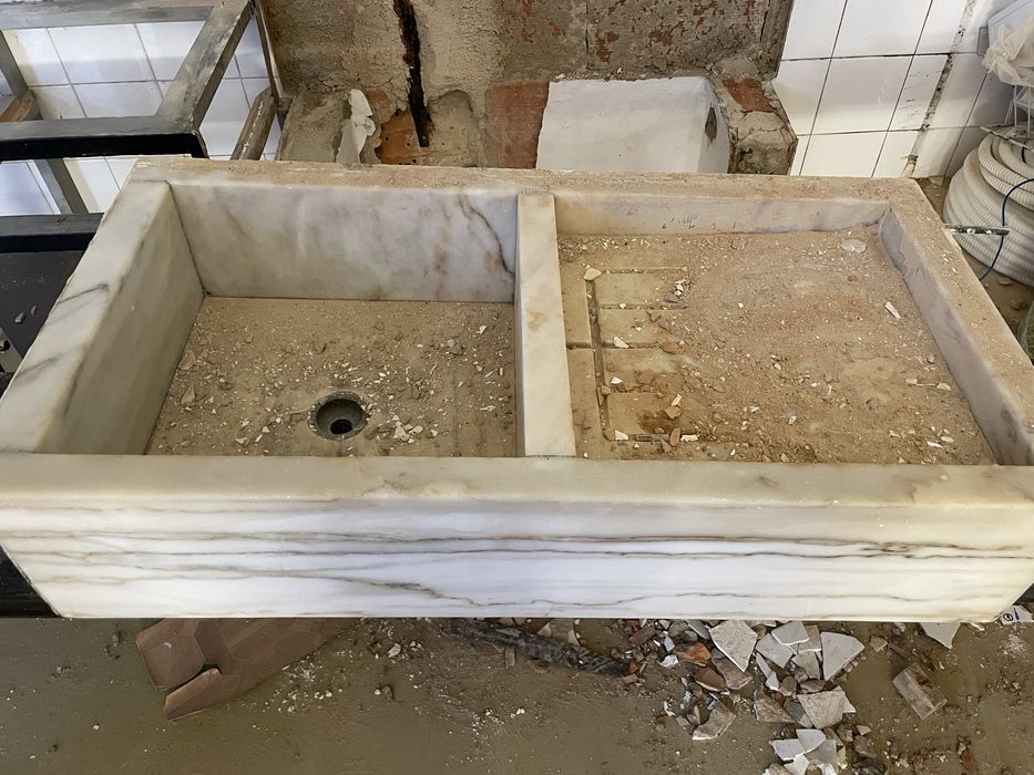 Lavaloicas marmore antigo