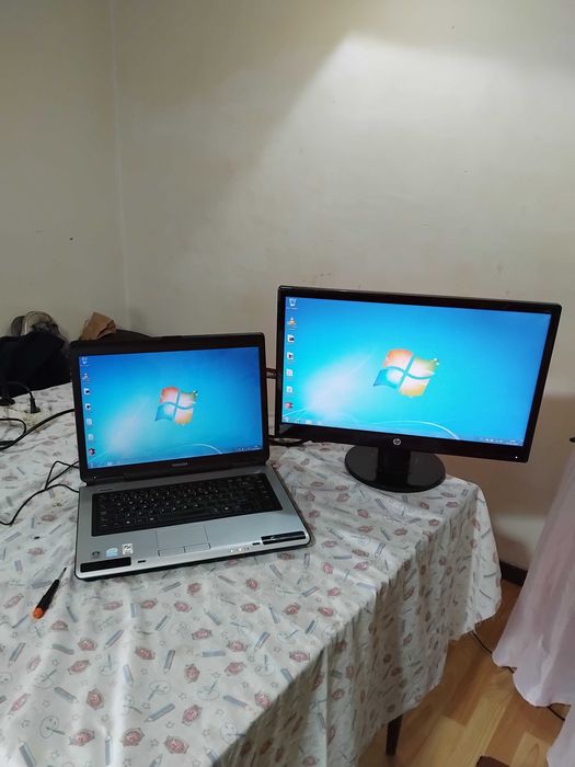 Computador portatil mais um monitor tudo em bom estado