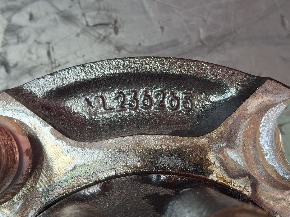 Cubo da roda MITSUBISHI TRUCKS Canter