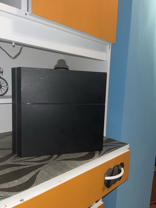 Ps4 , 1tb com varios jogos incluidos