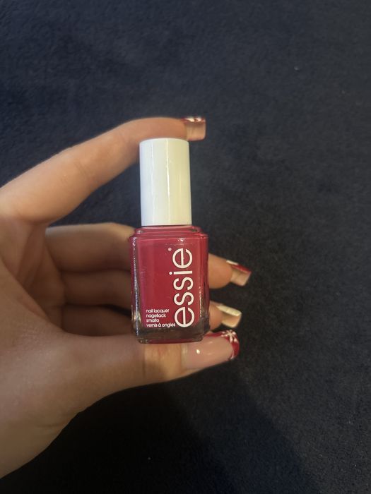 Lakier ESSIE 515