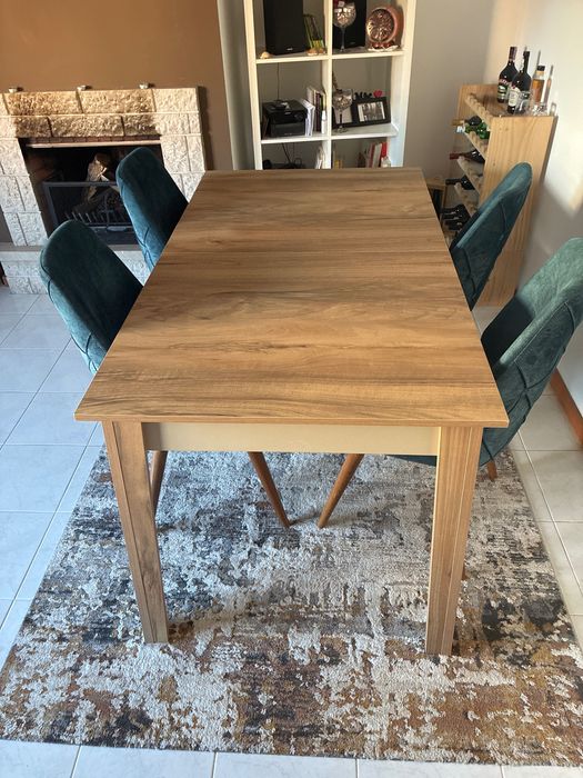 Mesa de jantar extensível 1,60/2,00m + 4 cadeiras em veludo – Excelente estado