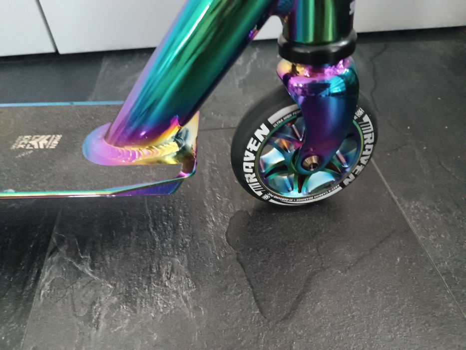 Hulajnoga wyczynowa Raven Evolution Master  Neo Chrome