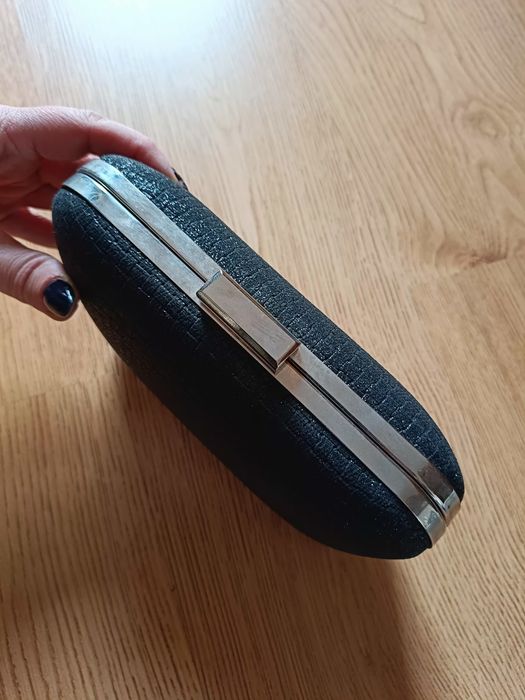 Torebka wizytowa z łańcuszkiem