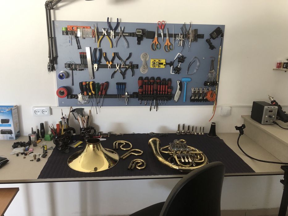 Reparação/ restauro/ manutenção de instrumentos de sopro