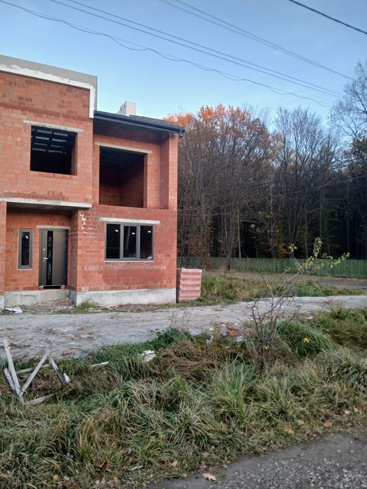 Продаж котеджу Зимна вода.