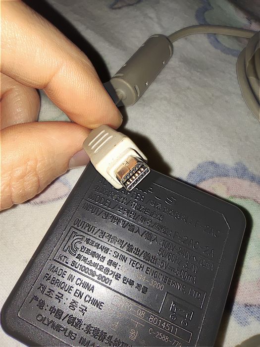 Оригинальное зарядное устройство Olympus F-2AC 5V 500mA USB