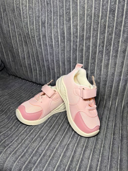 Кросівки для дівчинки