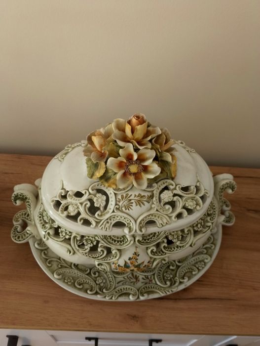 Sprzedam Piękny Porcelanową Wazę