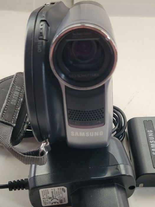 Відеокамера Samsung VP-DC171