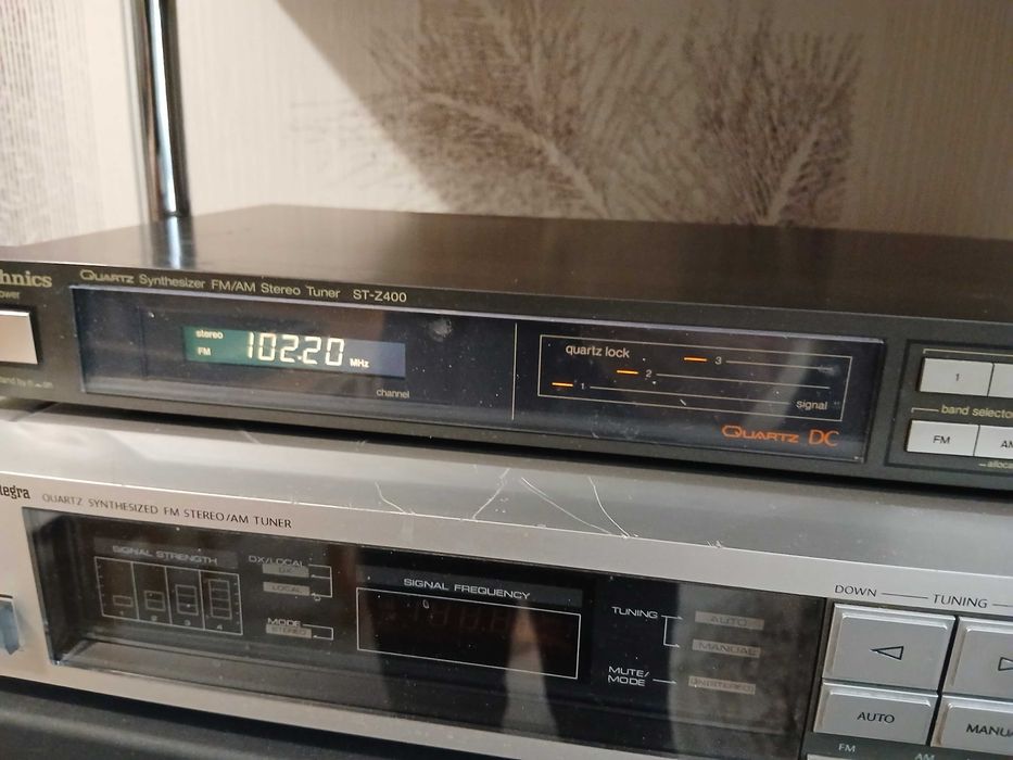 тюнеры  Technics st-z400, Onkyo Integra T-4015.