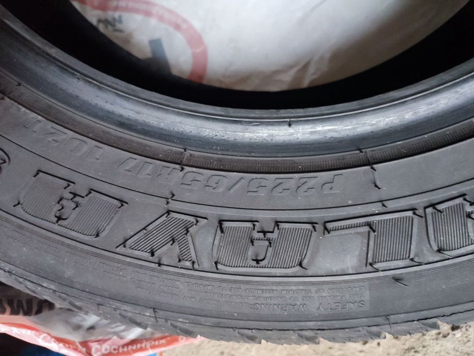 Зимова гума 225 65 17  комплект 4 шт