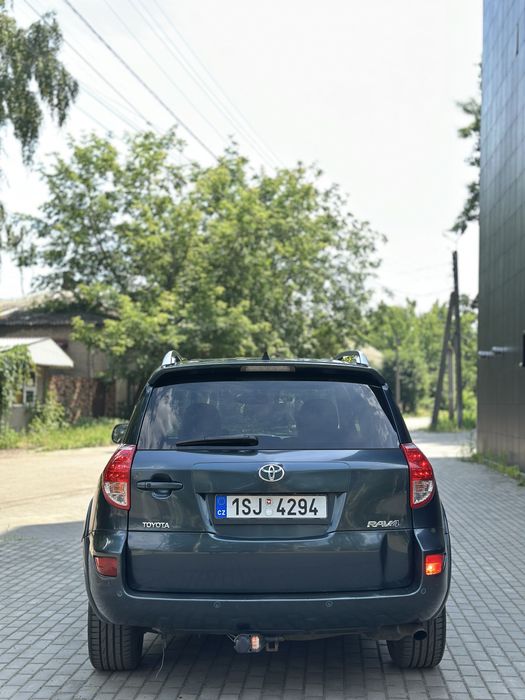 Toyota Rav 4 ,2.2 дизель/повний привід/ механіка.В доброму стан