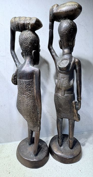 Par de grandes antigas figuras africanas em bronze - 38 cm e 36 cm