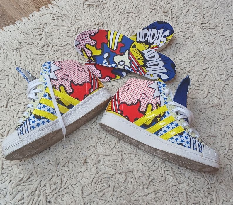 Buty Adidas Originals, kolekcjonerskie Superstar UP Graffiti by Rita Ora