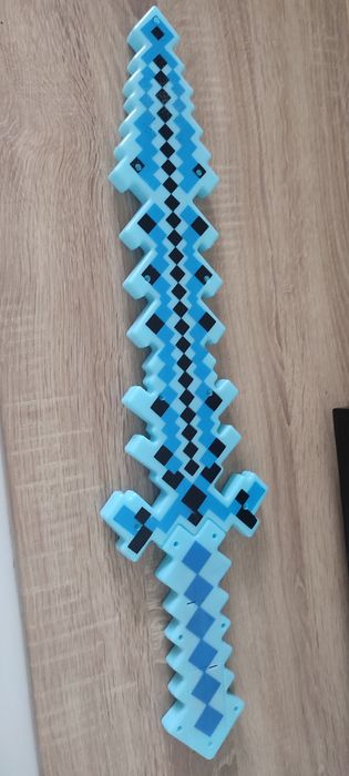 Świecący miecz świetlny