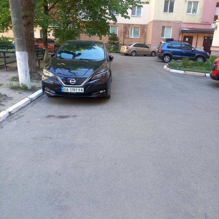 Продам Nisan Leaf