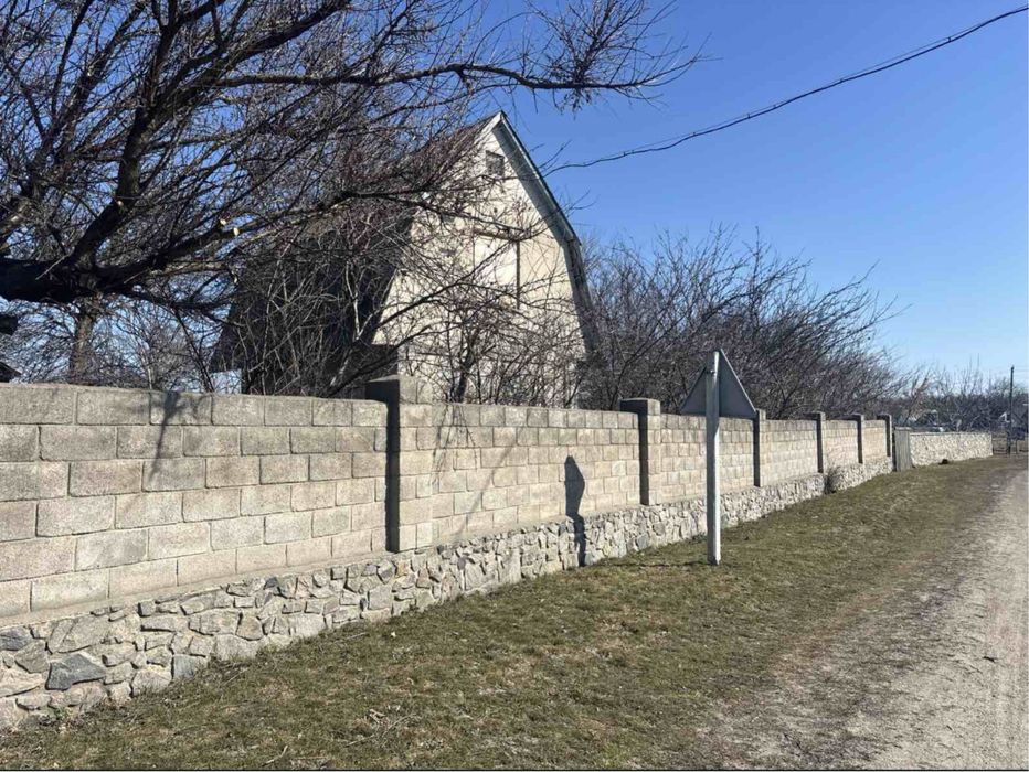 Продаж будинку в центрі села Пилипча - 45 соток землі