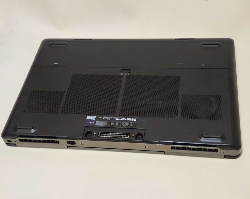 Ноутбук Dell Precision 7710 17" UHD 4K Core i7/32Gb/SSD/nVidia M4000M