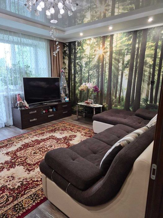 Продам 3 кімн. квартиру з КАПІТАЛЬНИМ РЕМОНТОМ. 2/9 цегл. 60000