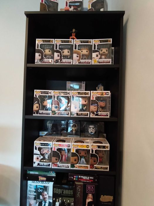 Estante BRIMNES IKEA, cor preto.
