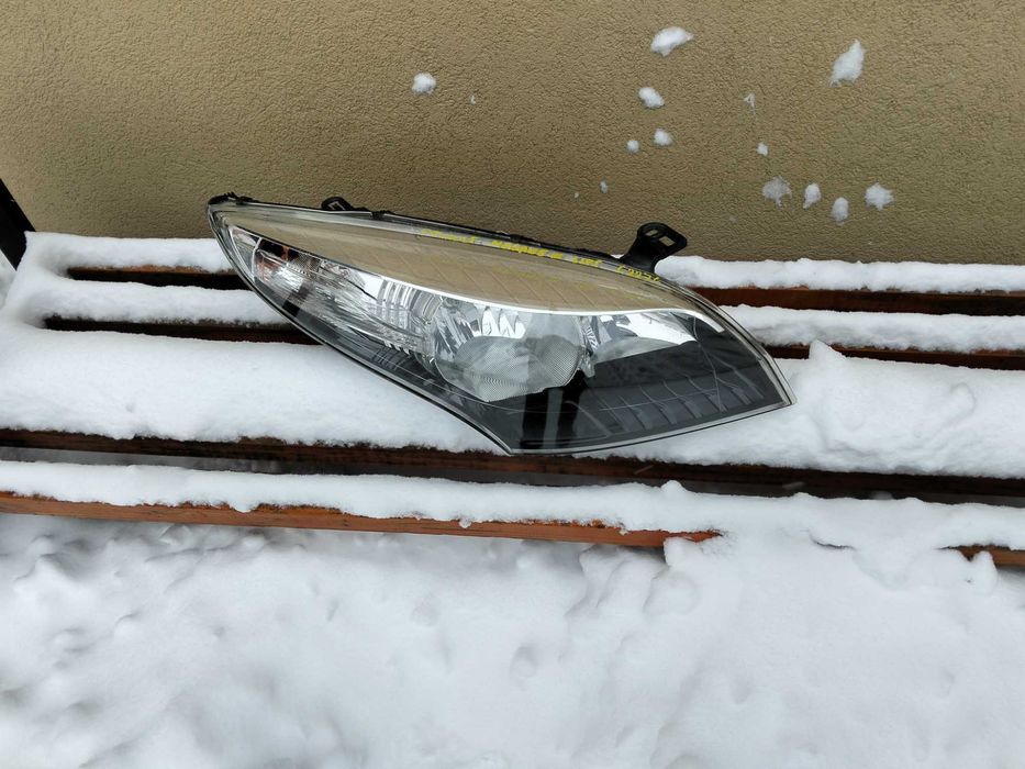 megane III фара лампа  меган 3 ліва права