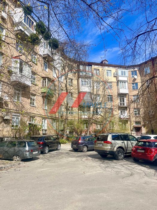Без% Продаж 3к 70м2 з ремонтом Сталінка 3 пов Лондонська (Пітерська) Єреванська Солом'янка