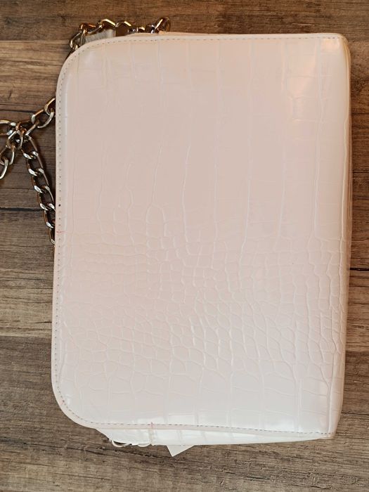 Biała torebka z eko skóry, Bershka