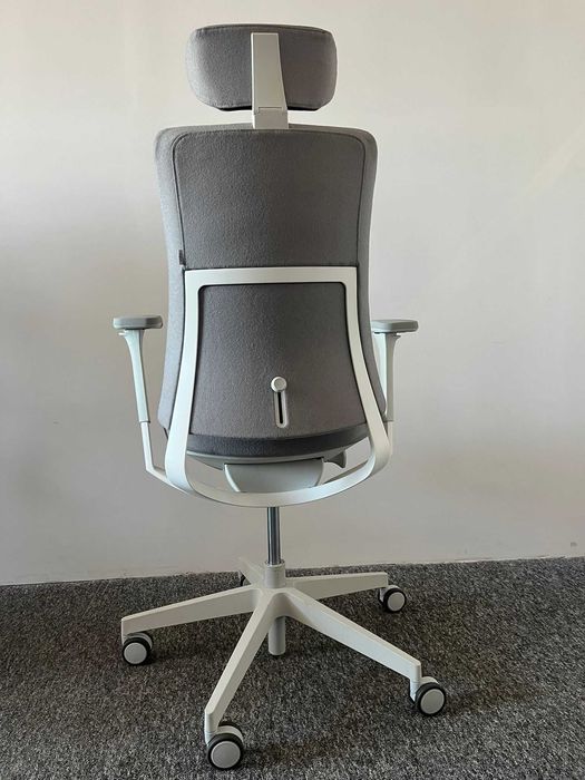 Fotel biurowy 131SFL jasnoszary
