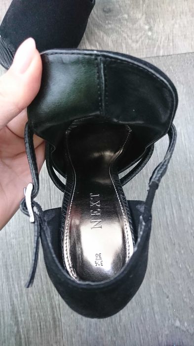 Босоніжки,ботильони Некст 36 розмір,з відкритим носком та вирізами