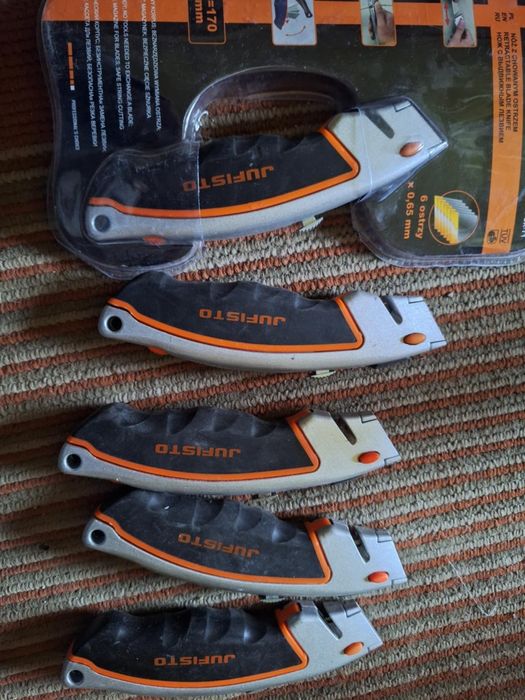 Nożyk łamany 25zl sztuka