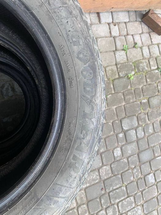 Шини GoodYear 235/55r17
