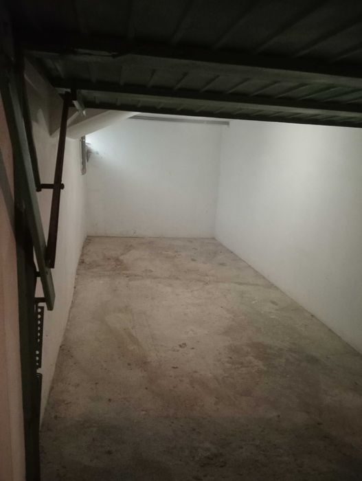 Espaço de garagem arrenda se