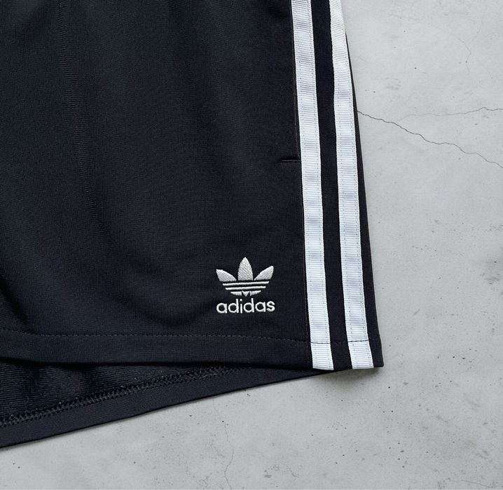 Жіночі шорти Adidas оригінал
