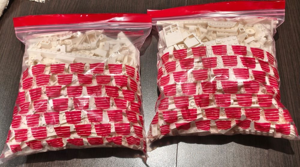 1368 sztuk klocków LEGO w kolorze białym