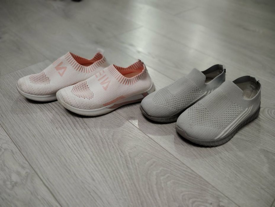 Дитячі кросівки.