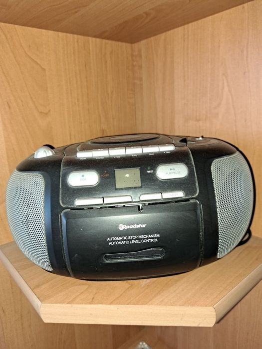 Radiomagnetofon z odtwarzaczem CD