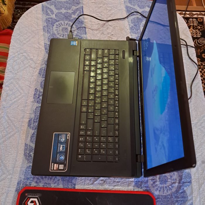 Ноутбук Asus X75A