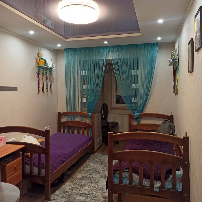 Кімната на підселення для дівчини на Шевченка