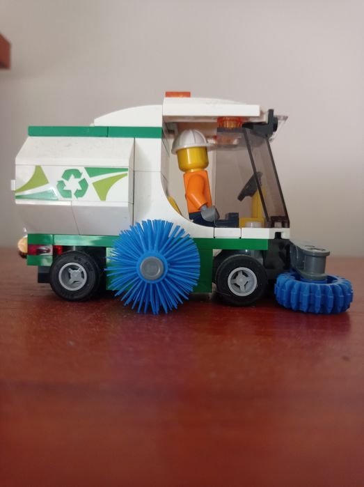 Sprzedam zestaw LEGO