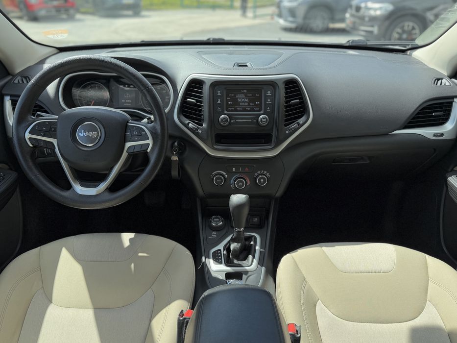 JEEP CHEROKEE 2016 року, 2.4 бензин, автомат, повний привід.