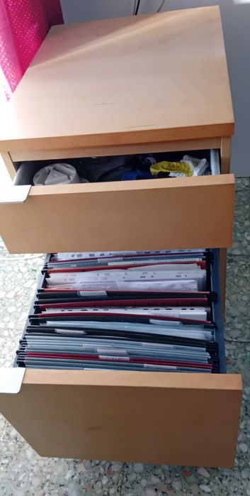 Móveis de escritório com rodízios