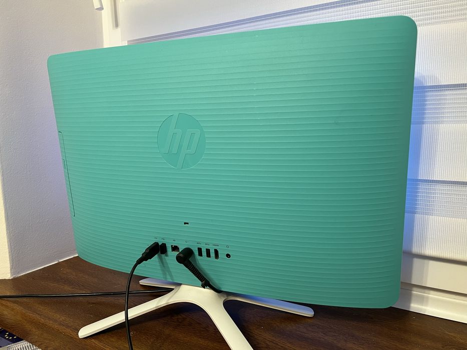 Komputer stacjonary HP All in One, dysk SSD, Intel Celeron J3060, Ram 8GB, 22”